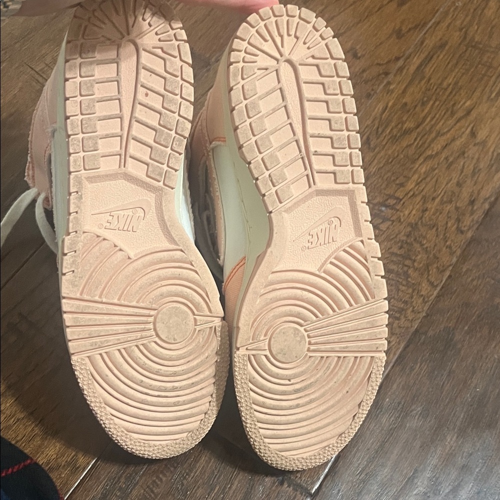 Nike High-Top Sneakers in Peach and White - Picture 7 of 11